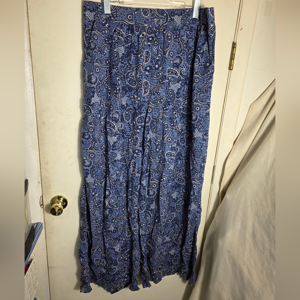 Torrid Plus Size 3 Pull-On Wide Leg Challis Hi-Rise Washable Pants Blue Paisley